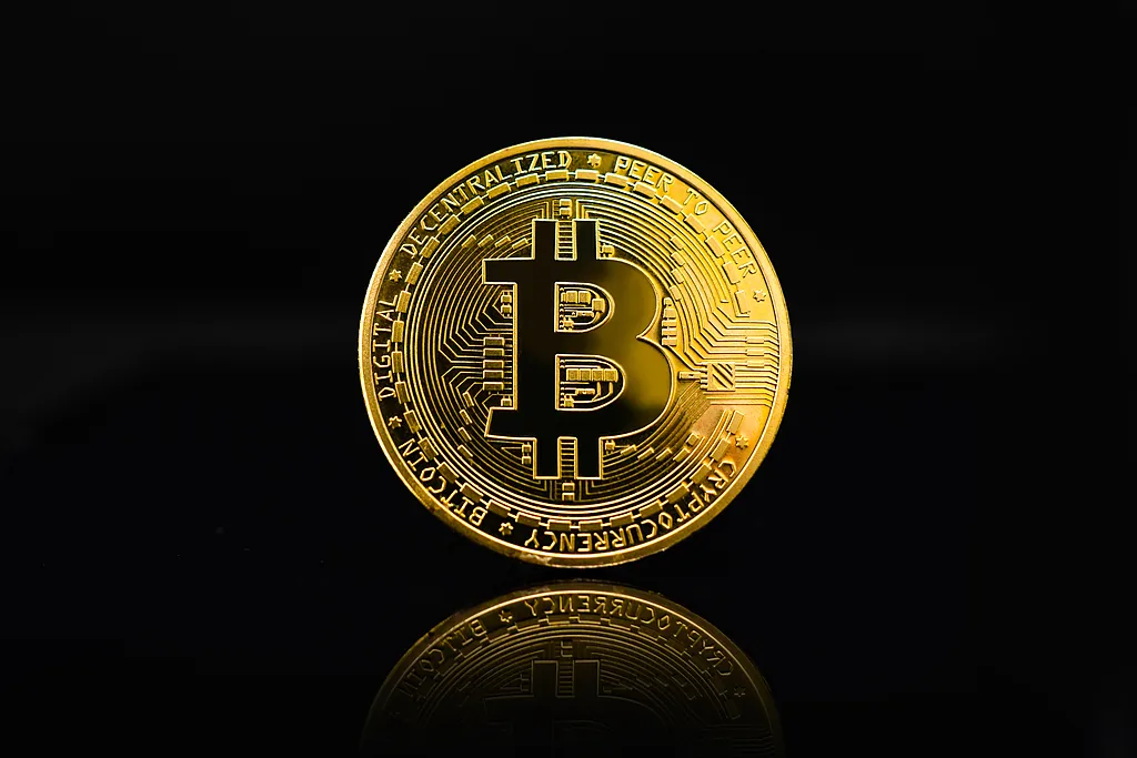美债回购叠加政策利好 比特币本周飙升近25% 重返8万美元附近