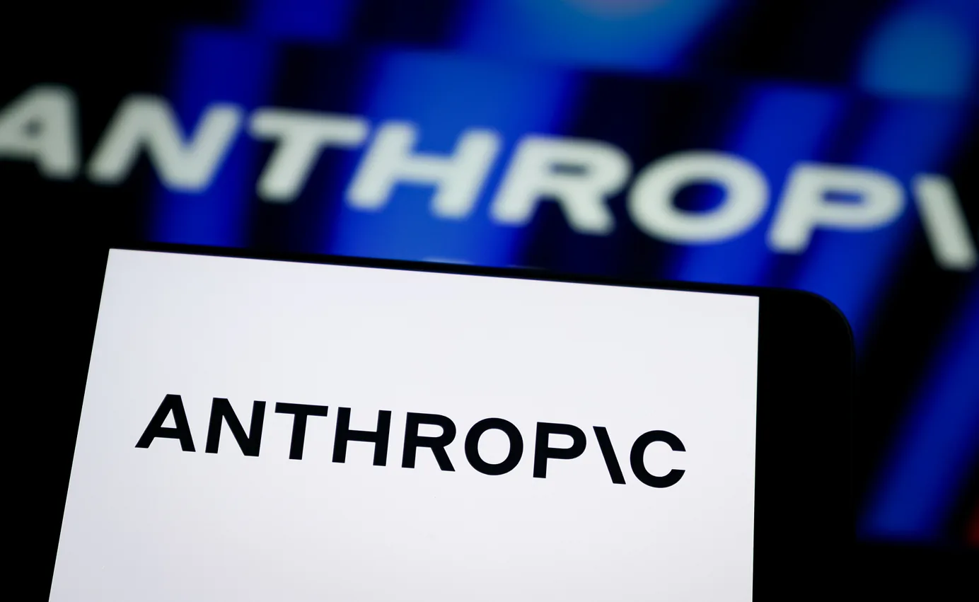 Anthropic挖来谷歌TPU功勋老将 定制化芯片浪潮愈演愈烈