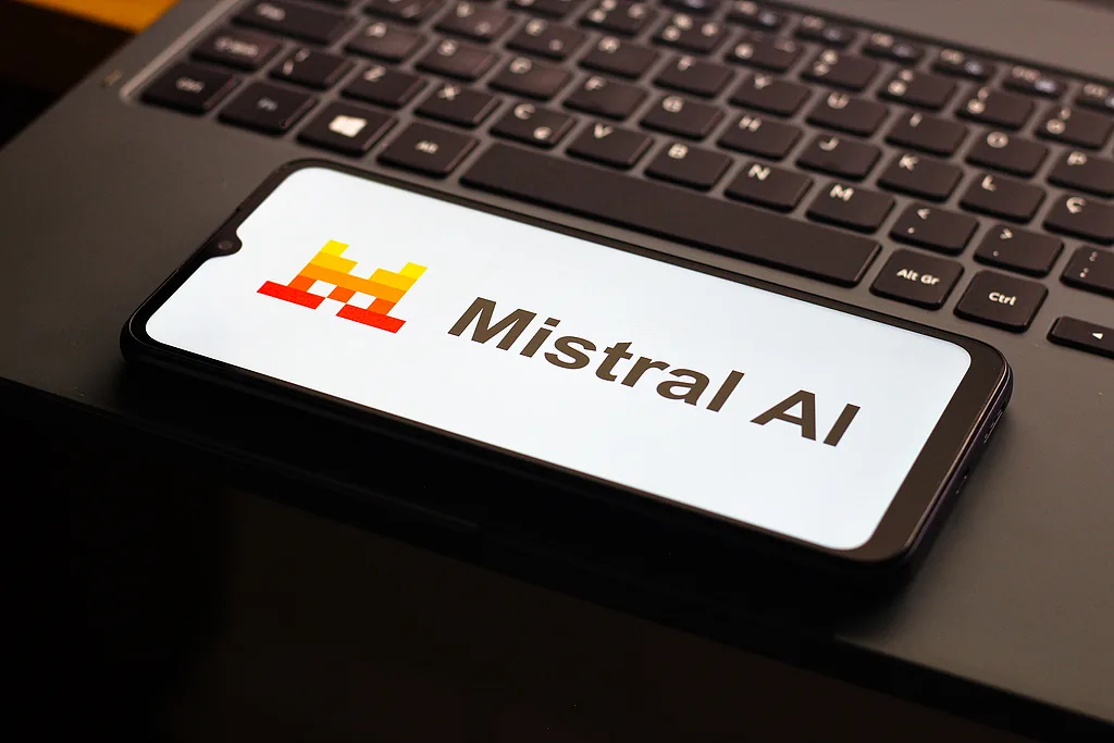 法国AI公司Mistral估值达240亿美元 三星与欧盟科技基金携手入局
