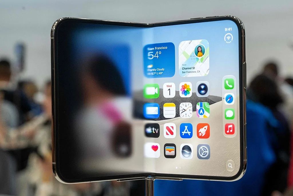 海外研选 | 高盛：首款折叠iPhone定价低于三星 看好大中华区苹果供应链