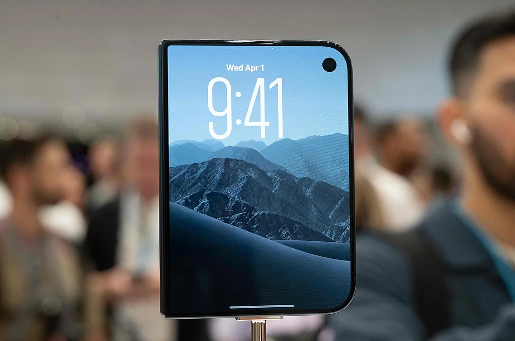 iPhone Duo发布后 三星新款折叠屏手机意外走俏